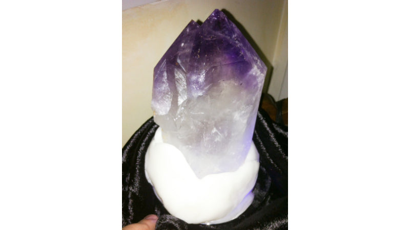 Odd-Shaped Crystal Holder